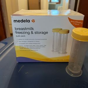 BREASTMILK FREEZING & STORAGE- 12bottles & lids.